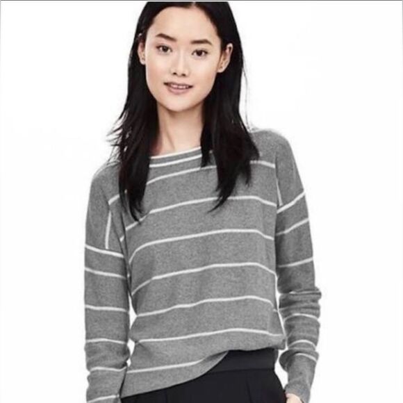 LIKE NEW! Banana Republic Gray Stripe Filpucci Italian Yarn Sweater size Small - Picture 1 of 6